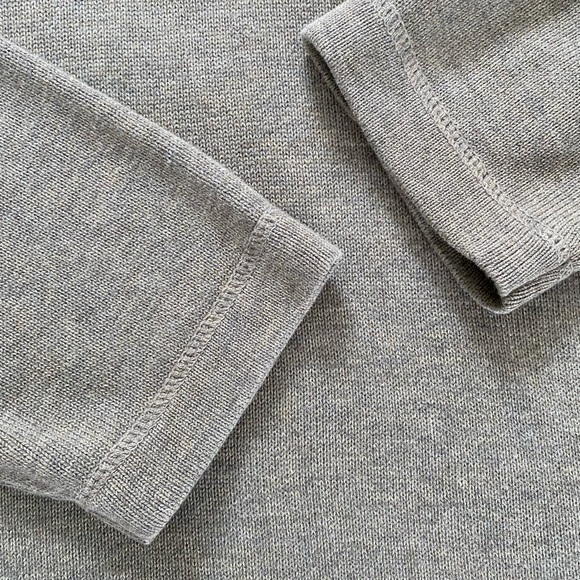 Gap men’s M 100% cotton beige V-neck sweater - Picture 3 of 7